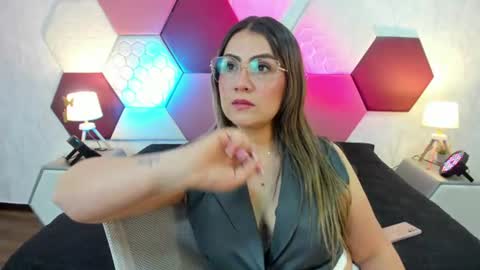 Snapshot of ariarous chatting on 06-22-26, 05:21 aria online show from 06-22-26, 05:21