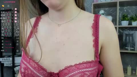 Snapshot of arieceruantes chatting on 12-20-25, 06:31 Eva online show from 12-20-25, 06:31