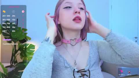 Snapshot of arielabradberry chatting on 05-23-26, 10:30 Ariel online show from 05-23-26, 10:30