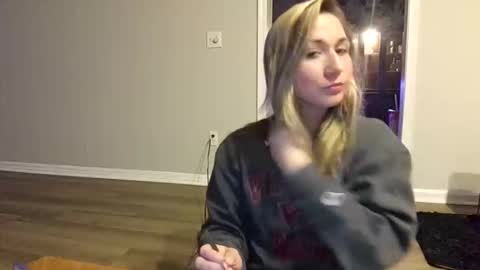 airskiii online show from 12-19-25, 04:52