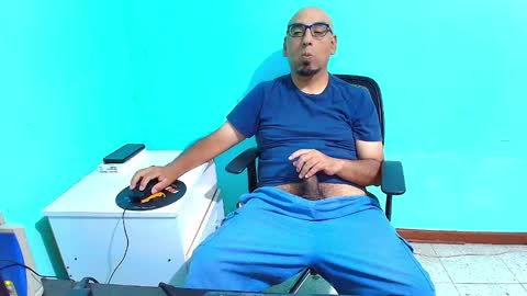 arnelux72 online show from 03-08-26, 05:22