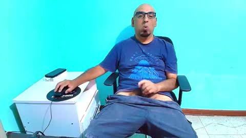 arnelux72 online show from 03-11-26, 05:02