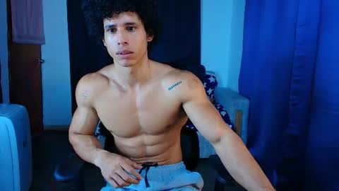 Snapshot of arnold_black69 chatting on 07-10-26, 11:35 arnold black online show from 07-10-26, 11:35