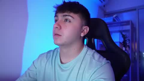 Snapshot of aron__cooper chatting on 07-01-26, 03:08 aron__cooper online show from 07-01-26, 03:08