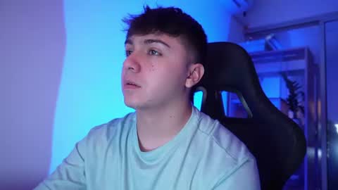 Snapshot of aron__cooper chatting on 07-18-26, 04:38 aron__cooper online show from 07-18-26, 04:38