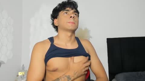 Snapshot of aron_strong0 chatting on 09-17-25, 03:19 aron_strong0 online show from 09-17-25, 03:19