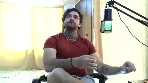 Snapshot of aronmiller404 chatting on 06-20-26, 01:25 aronmiller online show from 06-20-26, 01:25