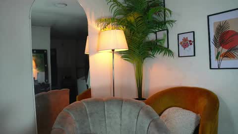 Chloe  online show from 02-20-25, 10:48