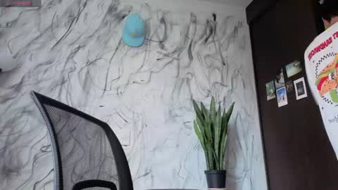 Snapshot of arteemiis chatting on 06-22-26, 11:40 online show from 06-22-26, 11:40