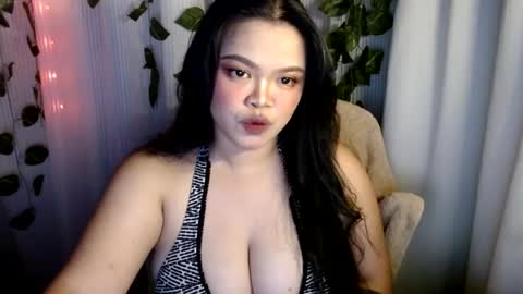 Snapshot of arthemist11 chatting on 07-04-26, 12:00 monica online show from 07-04-26, 12:00