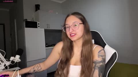 Mia  online show from 02-19-26, 04:25