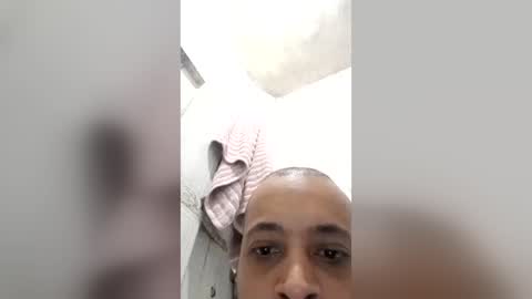 Snapshot of arthursantos32 chatting on 07-18-26, 05:06 arthursantos32 online show from 07-18-26, 05:06