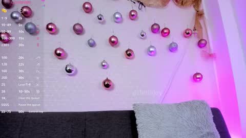 MIA OF artmiajoy online show from 12-22-25, 01:41