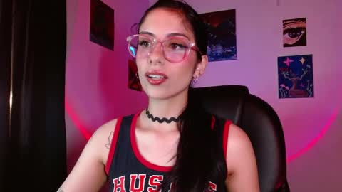   Independent Model online show from 04-24-26, 10:45