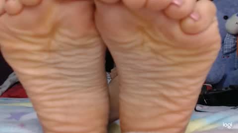 Snapshot of ash_nicefeet chatting on 12-01-25, 03:11 ashley online show from 12-01-25, 03:11