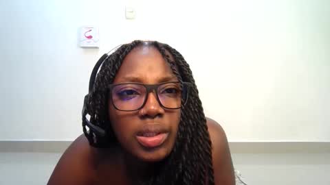 Snapshot of ashaichious chatting on 06-08-26, 01:28 Ebonie Rose online show from 06-08-26, 01:28