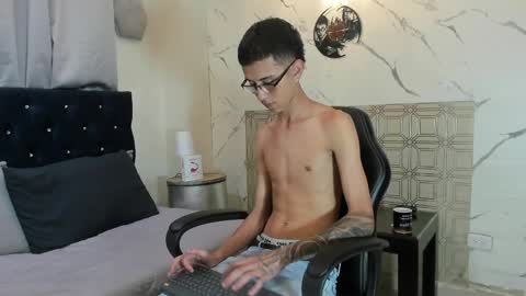   Asher  online show from 04-06-26, 07:48