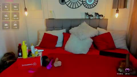 Snapshot of ashleey_0 chatting on 06-21-26, 01:24 ashley online show from 06-21-26, 01:24
