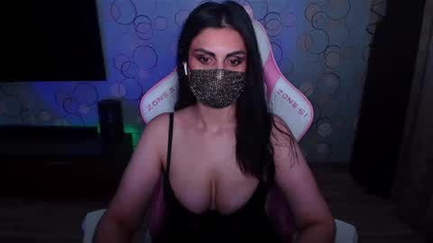 Snapshot of ashley__cooper__ chatting on 06-24-26, 06:12 Yasmina online show from 06-24-26, 06:12