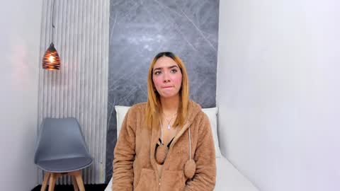 Snapshot of ashley_miller26 chatting on 01-26-25, 12:01 ashley_miller26 online show from 01-26-25, 12:01