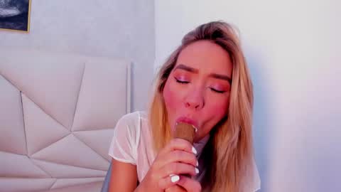 Snapshot of ashley_miller26 chatting on 03-03-25, 11:33 ashley_miller26 online show from 03-03-25, 11:33