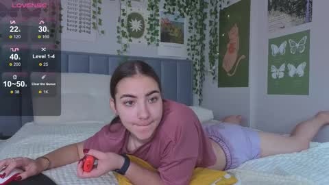 Snapshot of ashley_tempt chatting on 09-16-25, 08:37 Ashle online show from 09-16-25, 08:37