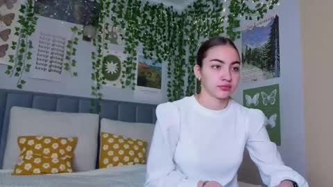 Snapshot of ashley_tempt chatting on 10-05-25, 04:11 Ashle online show from 10-05-25, 04:11