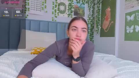 Snapshot of ashley_tempt chatting on 11-06-25, 04:35 Ashle online show from 11-06-25, 04:35