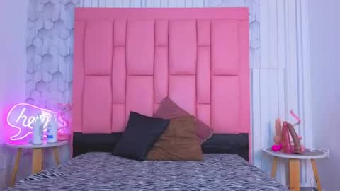 ashlleyray online show from 06-22-26, 07:11