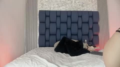 ashlybenison online show from 04-29-26, 05:33