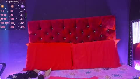 Ashly online show from 04-28-26, 06:35