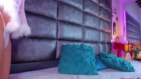 ashlymillerr_ online show from 05-19-26, 07:53