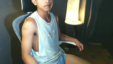 Snapshot of asian_hunk_moreno chatting on 06-24-26, 04:39 Yuri online show from 06-24-26, 04:39