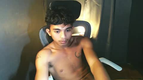 Snapshot of asian_hunk_moreno chatting on 07-02-26, 04:35 Yuri online show from 07-02-26, 04:35