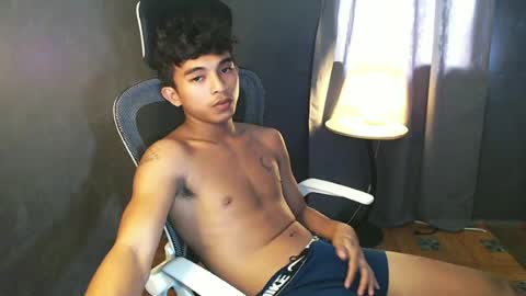 Snapshot of asian_hunk_moreno chatting on 07-05-26, 05:58 Yuri online show from 07-05-26, 05:58