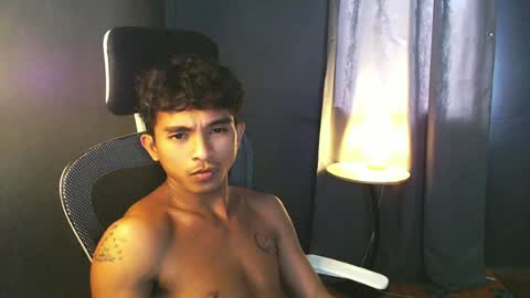 Snapshot of asian_hunk_moreno chatting on 07-07-26, 06:47 Yuri online show from 07-07-26, 06:47