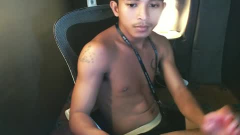 Snapshot of asian_hunk_moreno chatting on 07-08-26, 05:50 Yuri online show from 07-08-26, 05:50