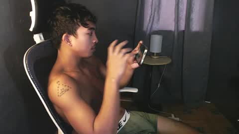 Snapshot of asian_hunk_moreno chatting on 07-09-26, 07:23 Yuri online show from 07-09-26, 07:23