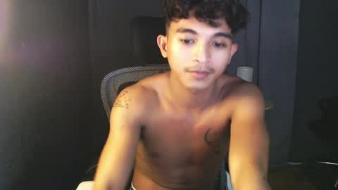 Snapshot of asian_hunk_moreno chatting on 07-18-26, 08:01 Yuri online show from 07-18-26, 08:01