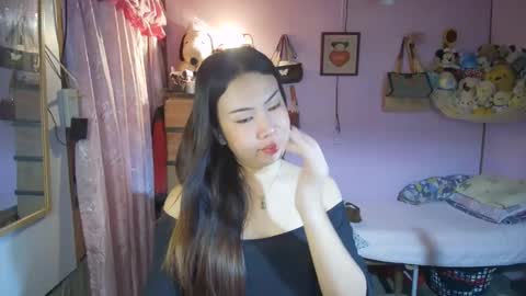 Snapshot of asian_llory chatting on 03-17-26, 12:37 asian_llory online show from 03-17-26, 12:37