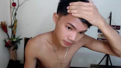 Snapshot of asian_lover05 chatting on 10-27-25, 09:52 asian_lover05 online show from 10-27-25, 09:52