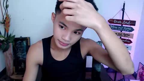 Snapshot of asian_lover05 chatting on 11-09-25, 01:20 asian_lover05 online show from 11-09-25, 01:20