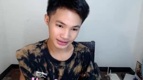 Snapshot of asian_lover05 chatting on 11-20-25, 12:05 asian_lover05 online show from 11-20-25, 12:05