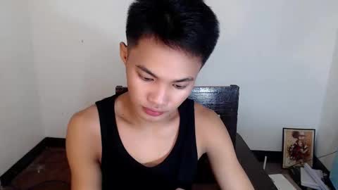 Snapshot of asian_lover05 chatting on 11-28-25, 10:45 asian_lover05 online show from 11-28-25, 10:45