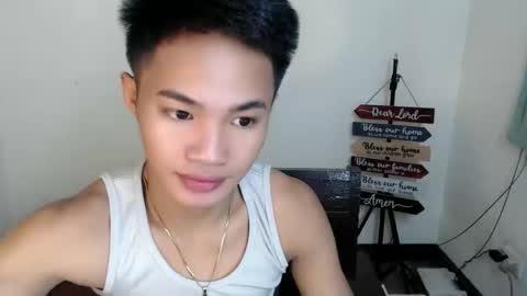 Snapshot of asian_lover05 chatting on 12-21-25, 04:36 asian_lover05 online show from 12-21-25, 04:36