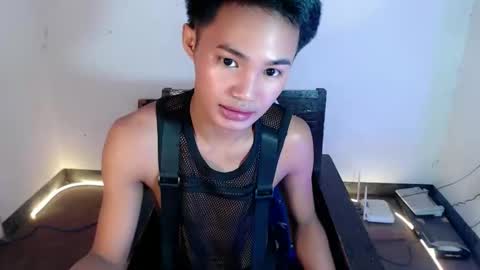 Snapshot of asian_lover05 chatting on 03-04-26, 04:13 asian_lover05 online show from 03-04-26, 04:13