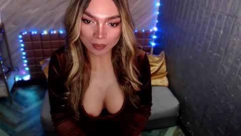 Snapshot of asiandollxxx4u chatting on 03-09-26, 02:54 BELLA NOTCH online show from 03-09-26, 02:54