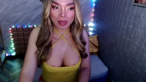 Snapshot of asiandollxxx4u chatting on 03-17-26, 09:45 BELLA NOTCH online show from 03-17-26, 09:45