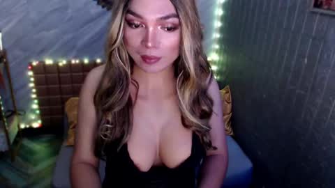 Snapshot of asiandollxxx4u chatting on 03-18-26, 04:54 BELLA NOTCH online show from 03-18-26, 04:54