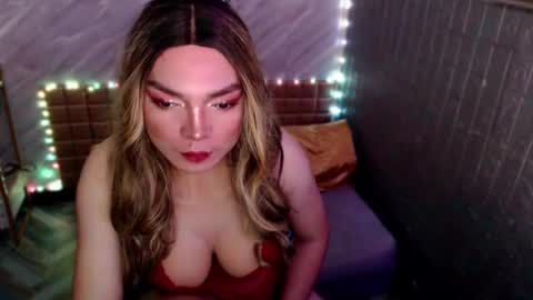 Snapshot of asiandollxxx4u chatting on 03-23-26, 01:20 BELLA NOTCH online show from 03-23-26, 01:20